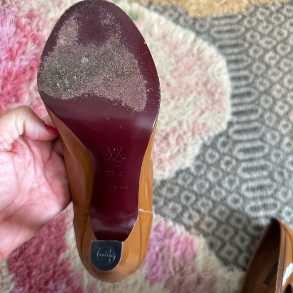 LOUIS VUITTON BALMORAL BROGUE PUMP IN BROWN, size 37 1/2 - Picture 16 of 16